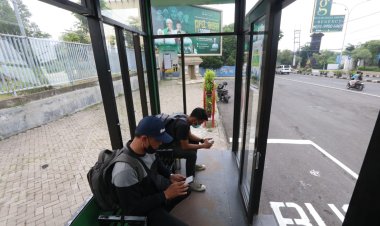 Asik! Halte Trans Jatim Kini Difasilitasi Wifi Gratis