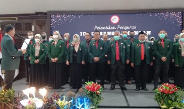 Hadiri Pelantikan IDI, Bupati Lamongan Ajak Dokter Beri Layanan Kesehatan Terbaik di Masyarakat