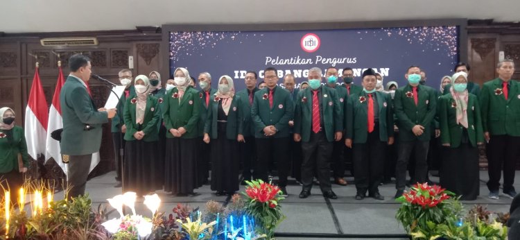 Hadiri Pelantikan IDI, Bupati Lamongan Ajak Dokter Beri Layanan Kesehatan Terbaik di Masyarakat