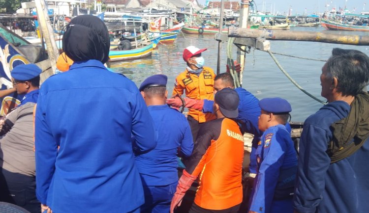Nelayan Lamongan Tenggelam, Satu Ditemukan Meninggal Setelah Tiga Hari Hilang